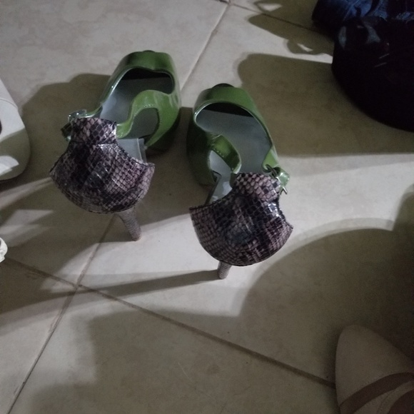 Sandals - Picture 2 of 2